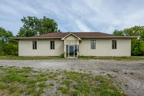 Three Oaks, MI 49128,4863 US Highway 12