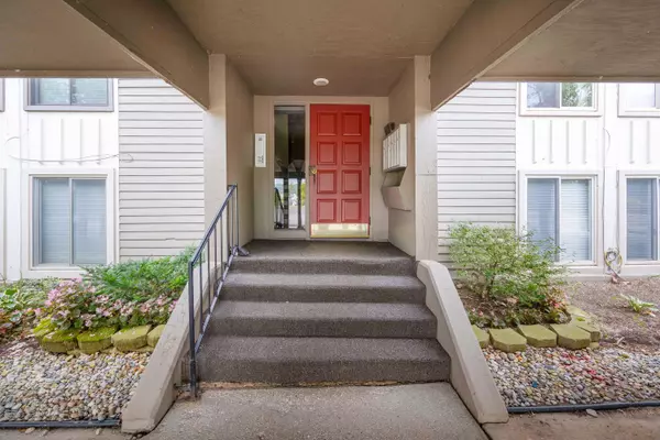 Ypsilanti, MI 48198,800 Cliffs Drive #208F