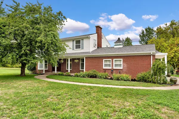 319 Greenridge NW Drive, Grand Rapids, MI 49544