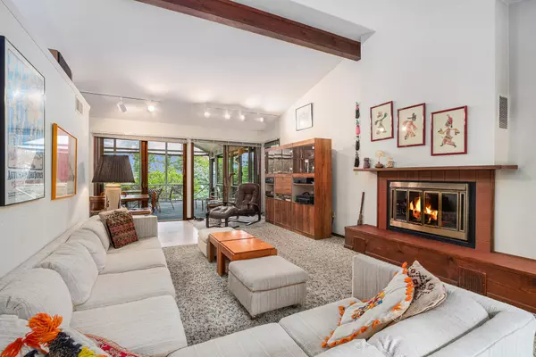 Michiana, MI 49117,90 East Court