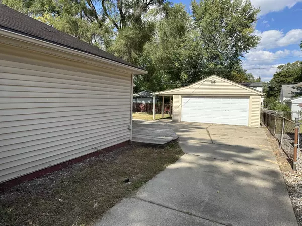 Dearborn, MI 48124,24448 Carlysle