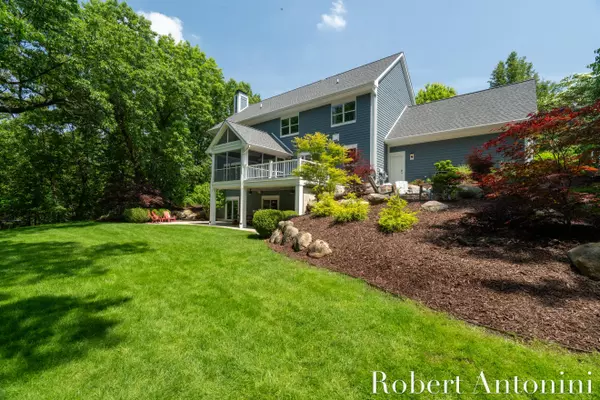 Ada, MI 49301,1977 Emerald Glen NE Court