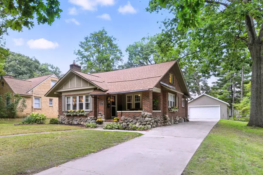 2225 Thornwood SW Street, Wyoming, MI 49519