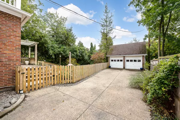 Ann Arbor, MI 48104,1704 Shadford Road