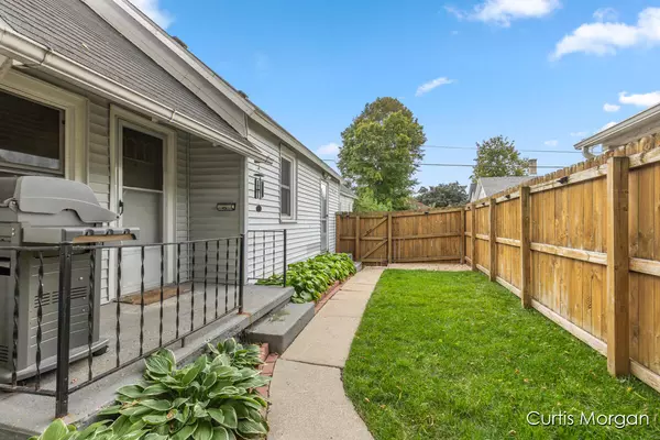 210 Mardell SW Place, Grand Rapids, MI 49504
