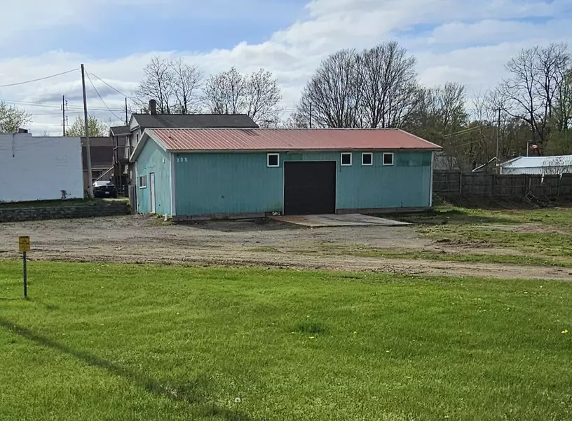 305 E Michigan Avenue, Augusta, MI 49012