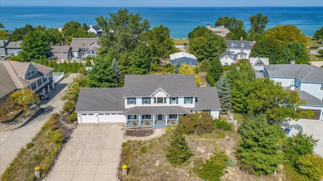 51113 Main Drive, New Buffalo, MI 49117