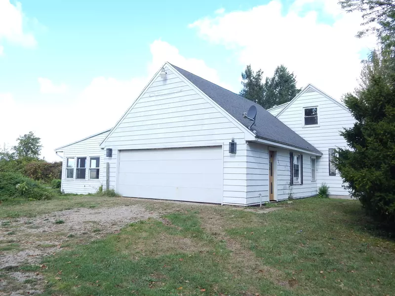 5525 Peach Ridge NW Avenue, Comstock Park, MI 49321