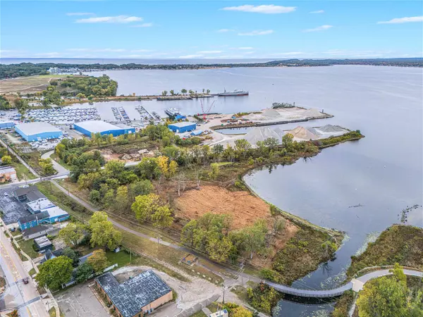 Muskegon, MI 49441,1794 Lakeshore Drive