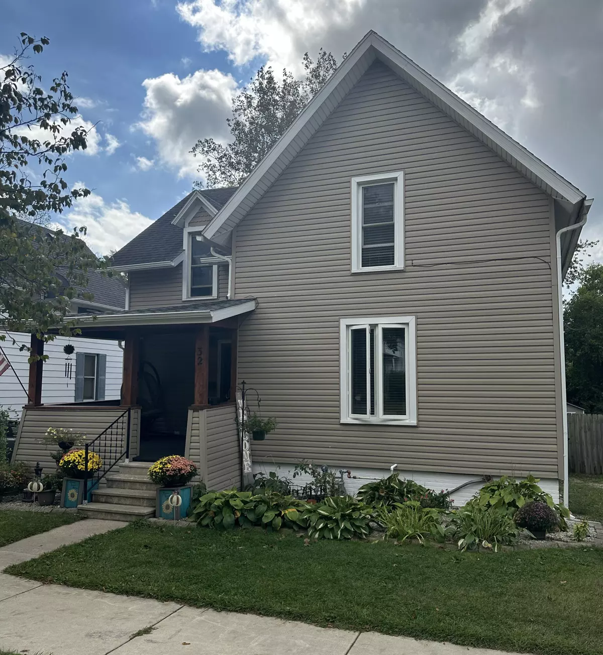 Hillsdale, MI 49242,32 Garden Street