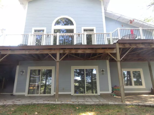 South Lyon, MI 48178,10456 Oak Shore Dr. Drive