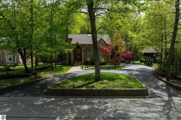 1208 Forest Lane, Mount Pleasant, MI 48858