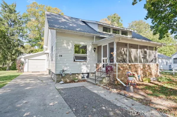 216 W Pine Street, Carson City, MI 48811