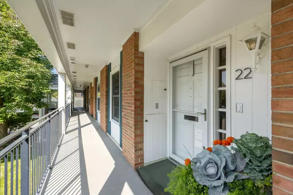 East Grand Rapids, MI 49506,2311 Wealthy SE Street #22