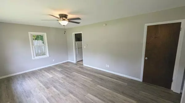 Kalamazoo, MI 49001,2211 Roseland Avenue