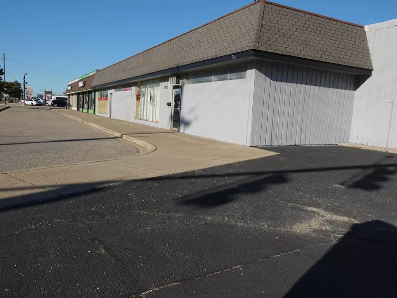 3158 S Division Avenue, Wyoming, MI 49548