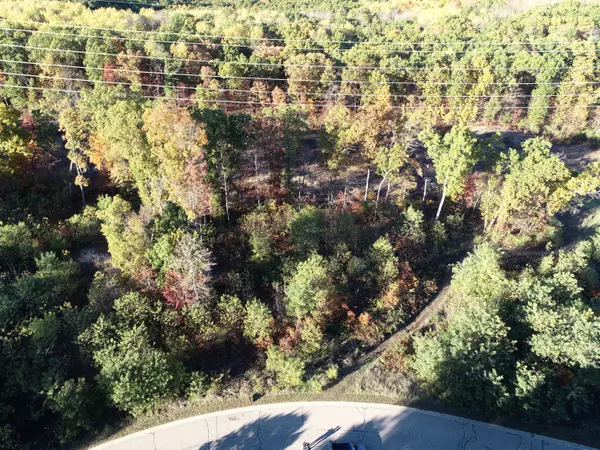 26 Grand Summit Drive, Fenton, MI 48430