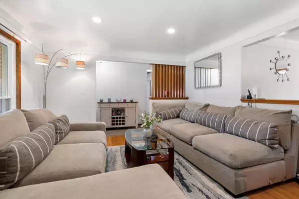 Warren, MI 48093,27506 LORRAINE