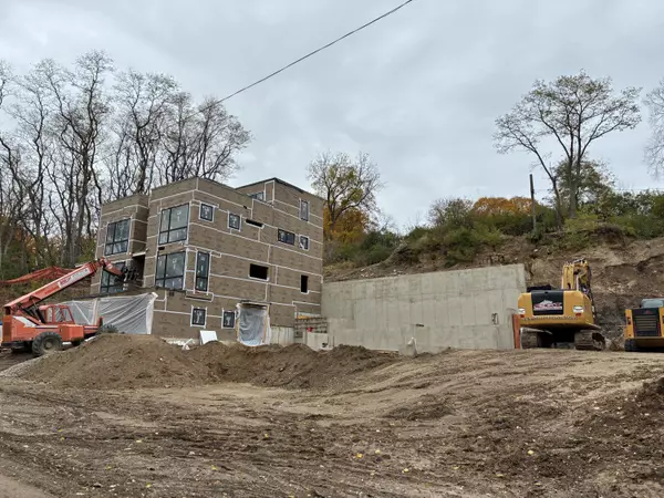 Ann Arbor, MI 48105,1132 Longshore Drive #Unit #2