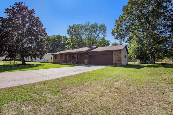 Holland, MI 49424,888 S Kingwood Court