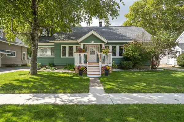2141 Greenfield SW Avenue, Wyoming, MI 49519