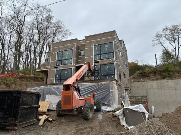 Ann Arbor, MI 48105,1128 Longshore Drive #Unit #1