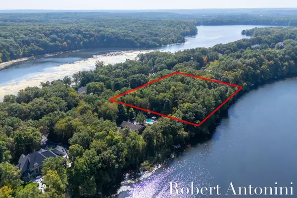 14111 Thompson NE Drive, Lowell, MI 49331