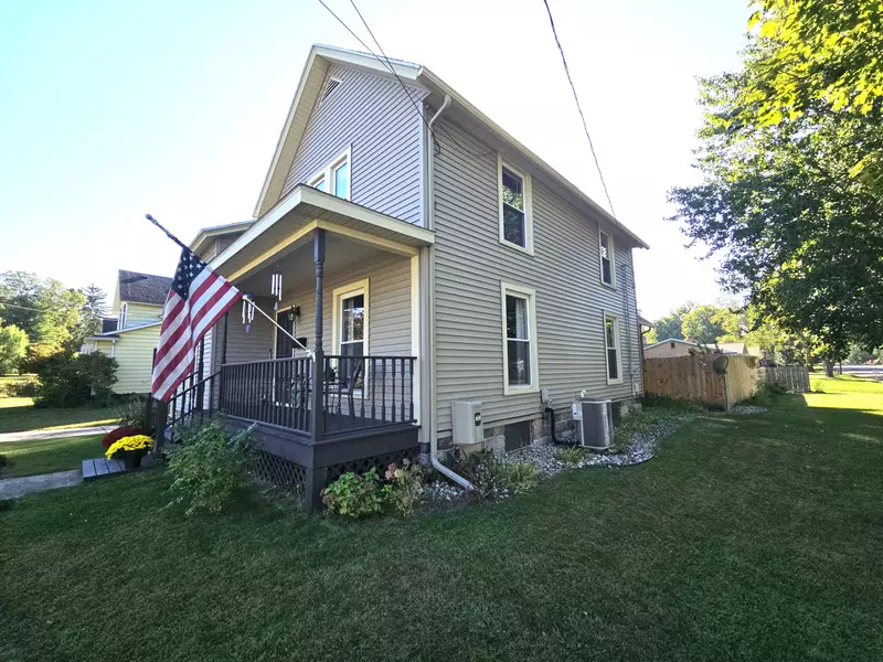 1002 S BROADWAY Street, Hastings, MI 49058