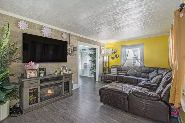 Kalamazoo, MI 49048,707 Fenimore Avenue