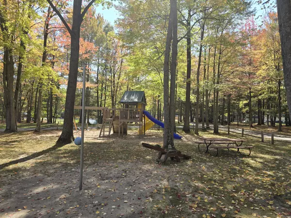 Houghton Lake, MI 48629,174 Sandy Oak Boulevard #174