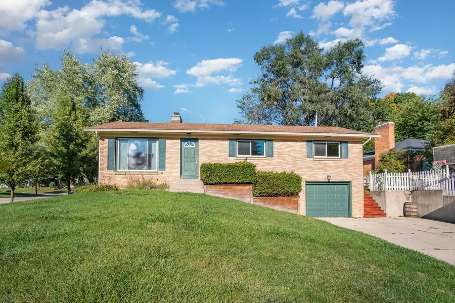 2155 Tremont NW Boulevard, Grand Rapids, MI 49504