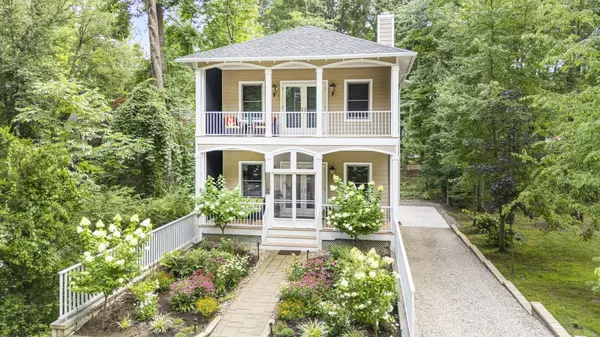 10252 Town Line Avenue, Union Pier, MI 49129