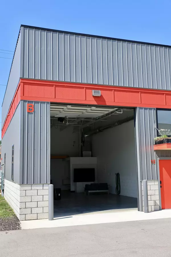 Grand Haven, MI 49417,815 Verhoeks Street #15