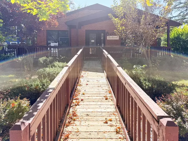 Ann Arbor, MI 48104,2106 Camelot Road