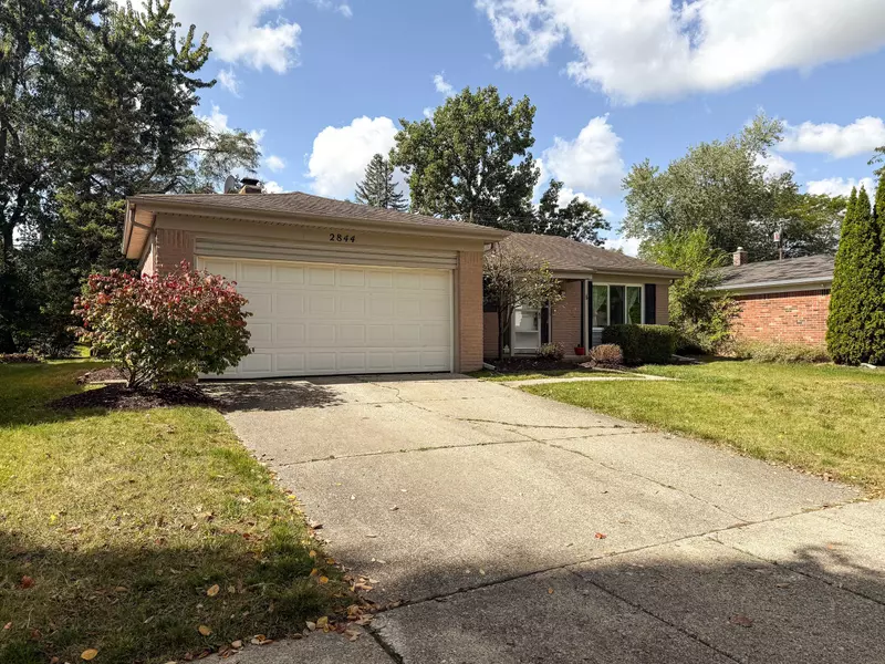2844 Renfrew Street, Ann Arbor, MI 48105