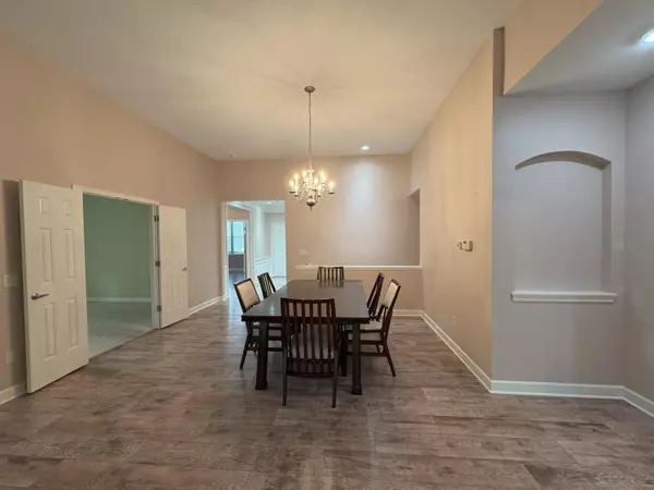 Grand Rapids, MI 49525,2912 Woodridge Circle NE