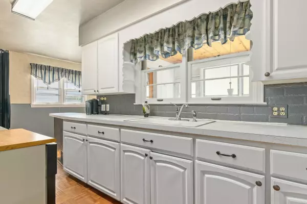 Grand Rapids, MI 49506,2736 Cascade SE Road