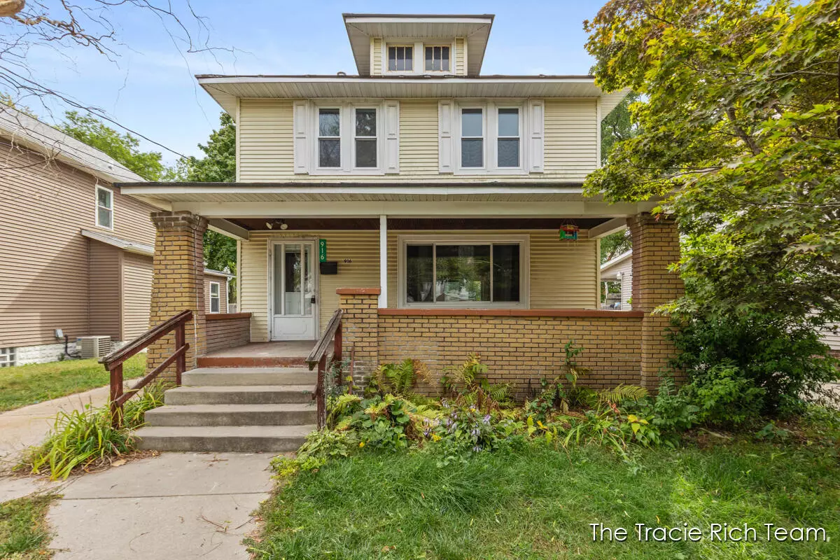 Grand Rapids, MI 49507,916 Ardmore SE Street