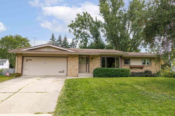 2624 Monroe NE Avenue, Grand Rapids, MI 49505
