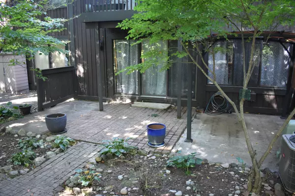 Kalamazoo, MI 49006,113 Inverness Court C
