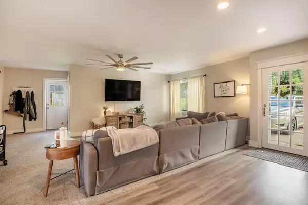 Cedar Springs, MI 49319,14195 Pine Lake Avenue