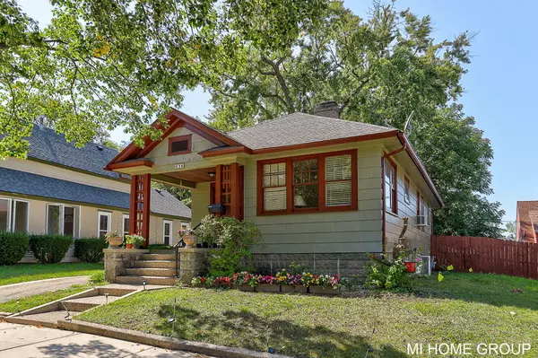 Holland, MI 49423,536 College Avenue