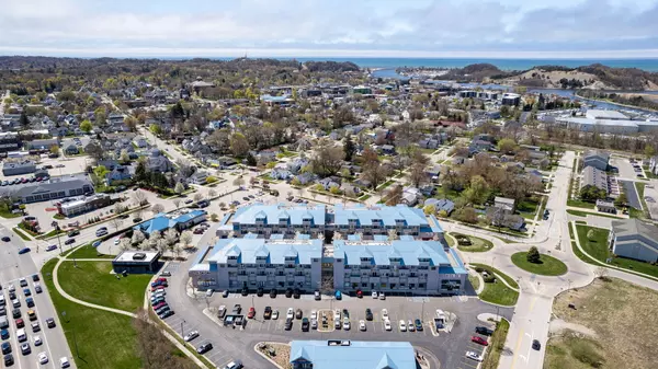 Grand Haven, MI 49417,529 Miller Drive #202