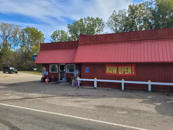 2996 N Ionia Road, Vermontville, MI 49096