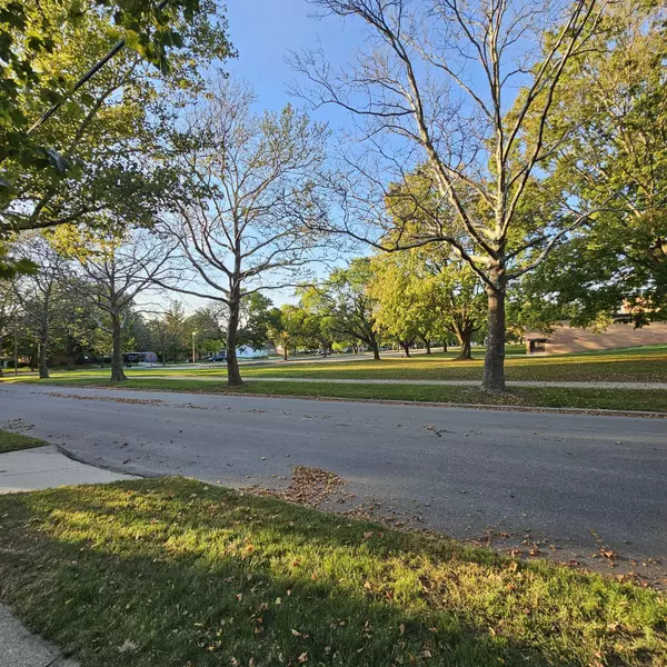 Grand Rapids, MI 49505,240 Eleanor NE Street