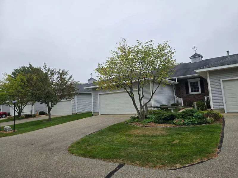 270 Creekside Street, Sparta, MI 49345