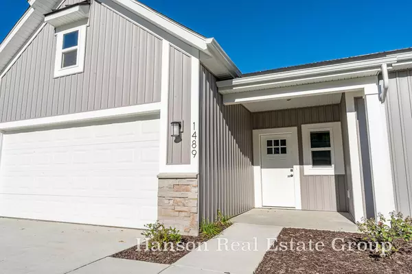1398 Center Hill SE Road #51, Lowell, MI 49331