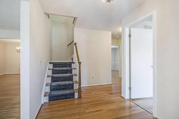 Farmington Hills, MI 48331,29342 New Bradford Drive