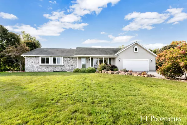 222 Sherman Boulevard,  Kent City,  MI 49330