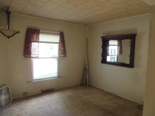 Grand Rapids, MI 49503,728 College NE Avenue